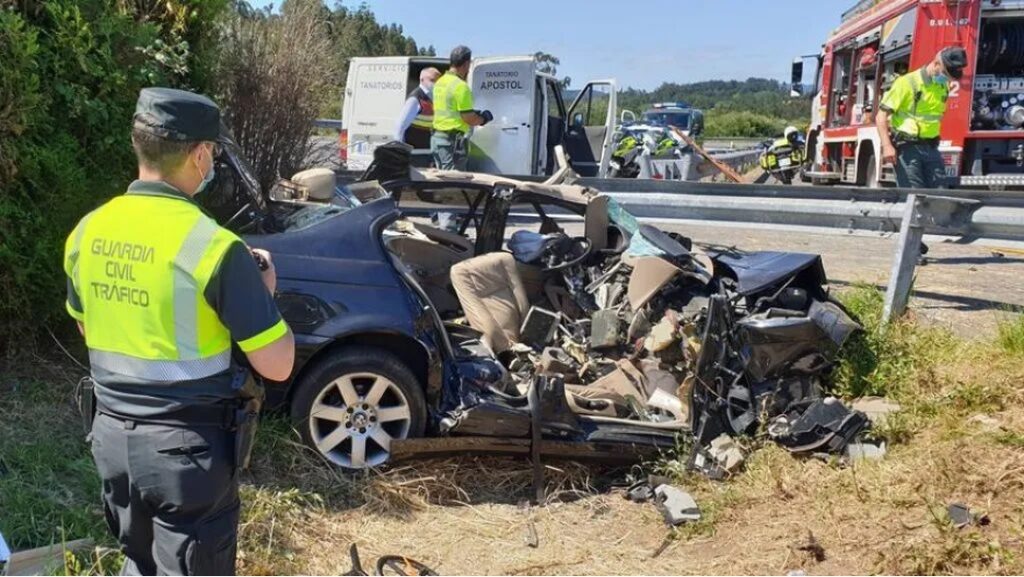Un conductor madrileño de 19 años y su madre mueren en un accidente