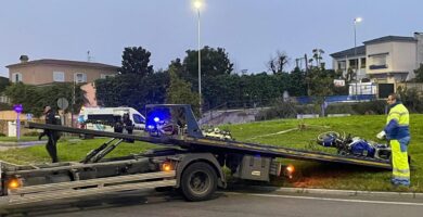 Muere un motorista en la Glorieta de Elvas en Badajoz