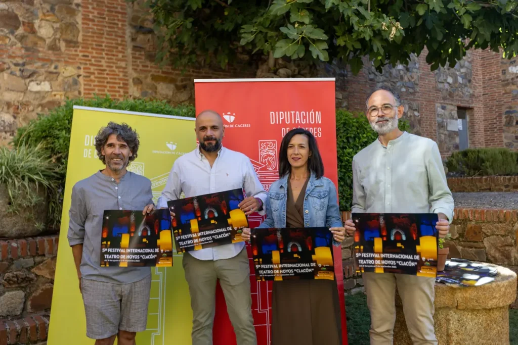 VI edición del Festival de Teatro Clacón en Hoyos