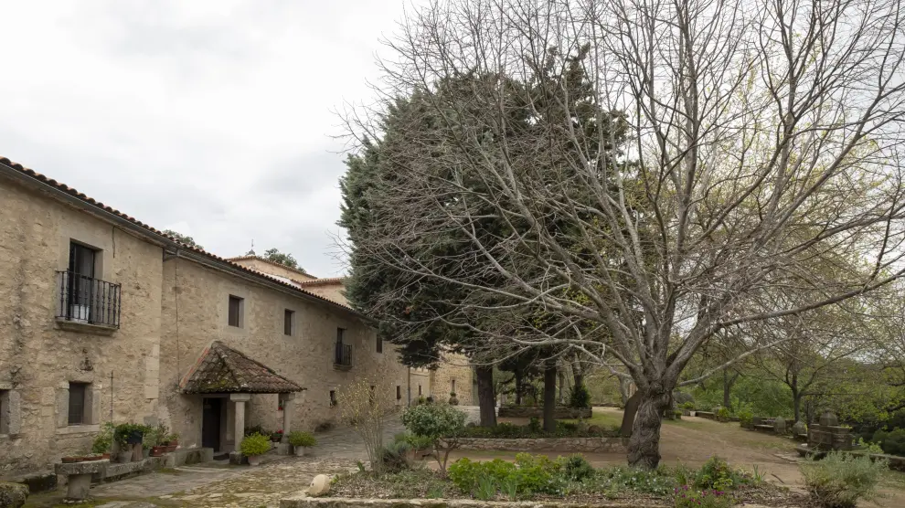 El encanto oculto de Pedroso de Acim: Una joya extremeña entre vestigios romanos y naturaleza virgen