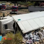 Impactante Rescate en la A-5: Bomberos Liberan a un Camionero Atrapado tras una Colisión en Villamesías