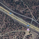 Tragedia en la EX-A1: Un Fallecido y Dos Heridos en Choque Frontal por Conductor en Sentido Contrario