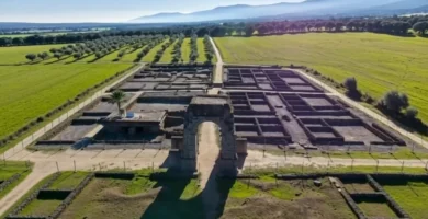CÁPARRA: El Tetrapylon Único de la Vía de la Plata