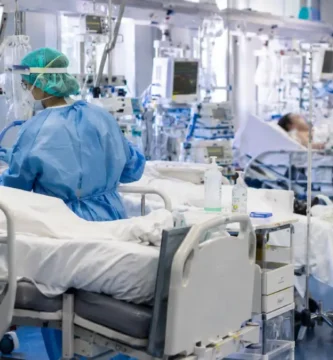 Colapso en la UCI de Badajoz: los sanitarios dicen «basta» ante una situación límite