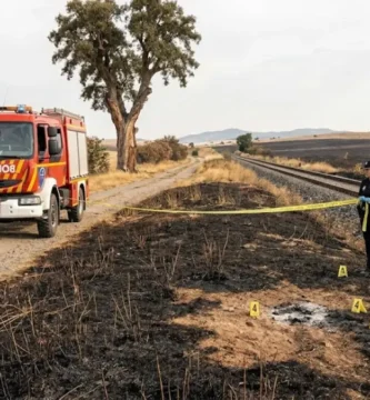Tragedia en Almendralejo: Un incendio de pastos junto a la vía del tren se cobra la vida de un octogenario