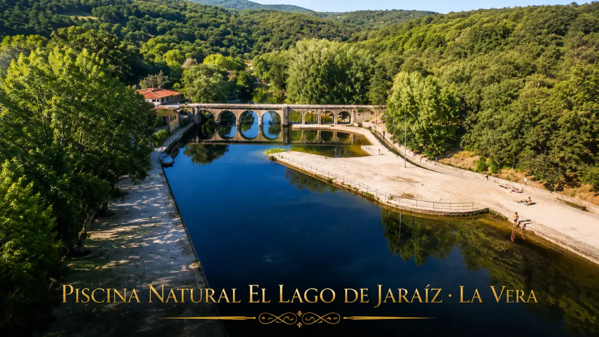 Piscina natural El Lago de Jaraíz en la comarca de La Vera, Cáceres